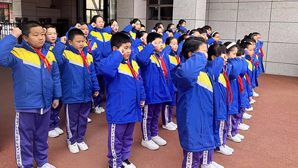 明仁小学:缅怀革命先烈 传承红色基因