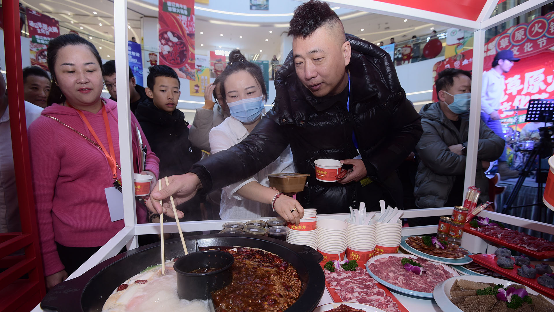 悦来通辽 热辣开涮——通辽首届“草原火锅文化节”侧记