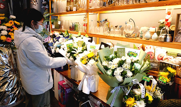 绿色清明新风尚 文明祭祀正当时