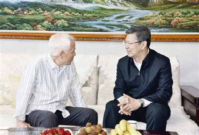 孟宪东看望慰问部分市级老干部