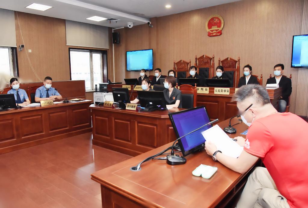 庭审现场照片(照片由沈阳市中级人民法院提供)