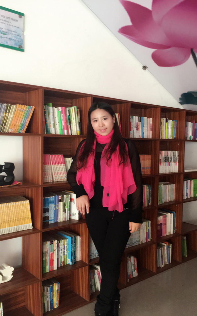 张丽梅一线平凡教师用爱浇灌学生的幼小心灵