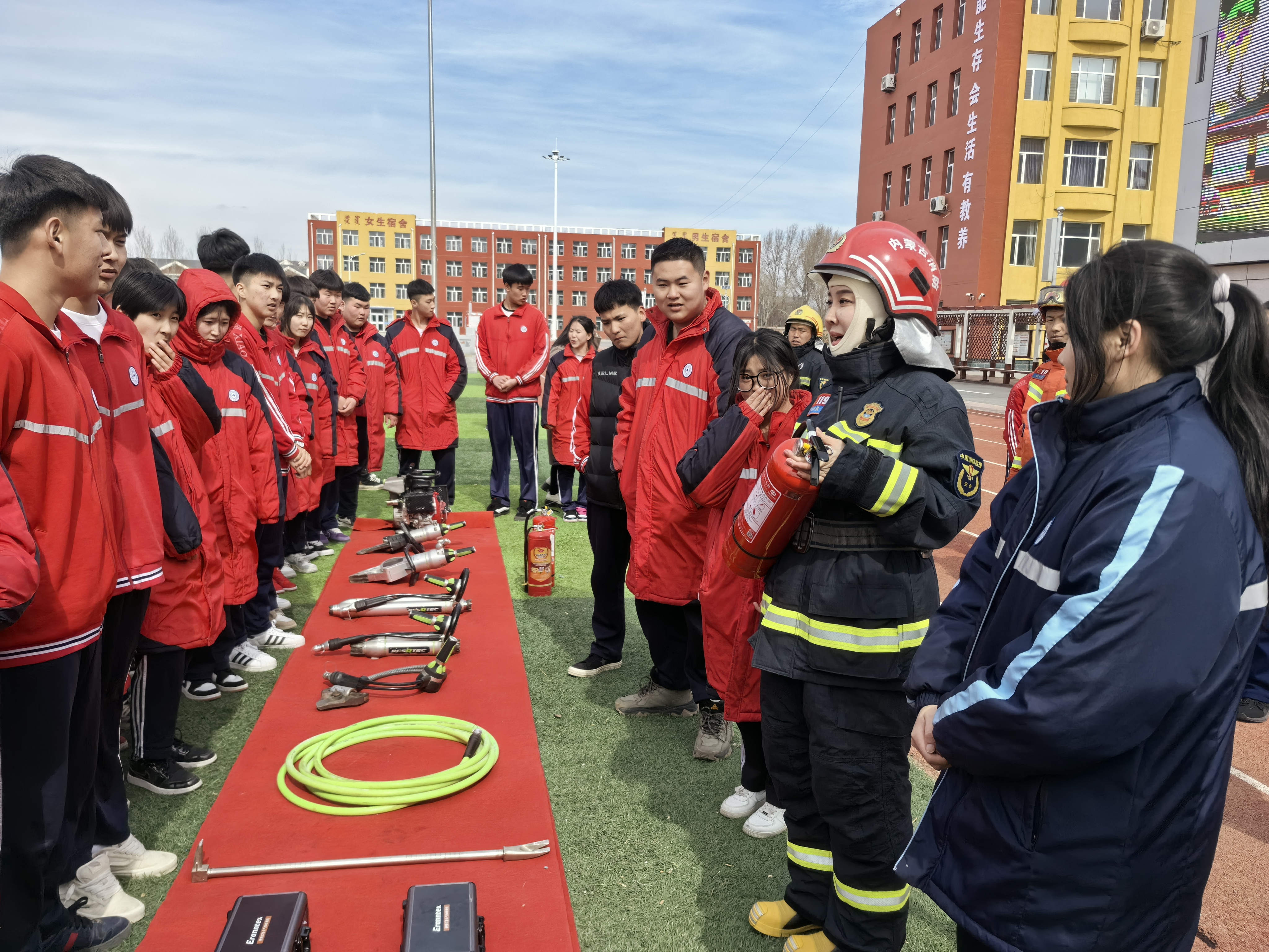 通辽三个一活动绷紧校园消防安全弦