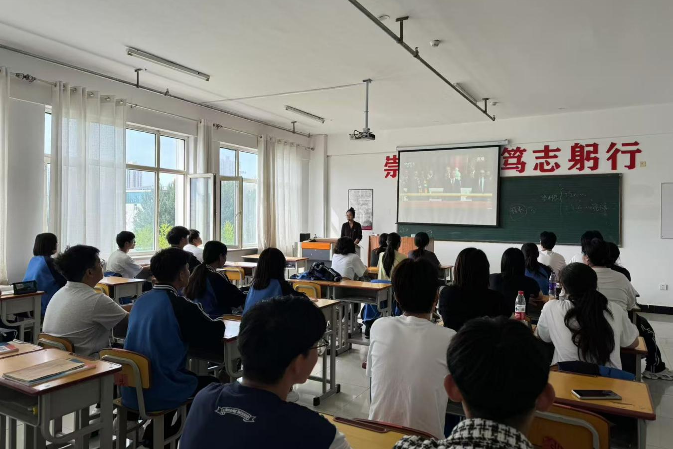 科尔沁艺术学院_副本.png