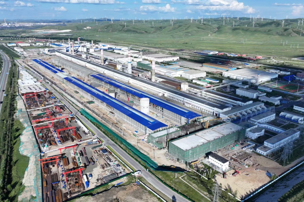 1760252282440987.jpg 扎铝二期35万吨绿电铝项目-赛音巴图摄.jpg