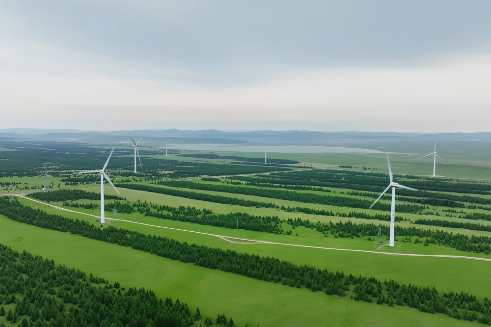 1760252220245486.jpg 霍林郭勒市风力发电项目风机运转中 徐龙飞摄.jpg