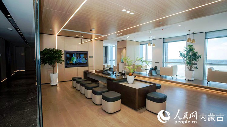 中心内的“空中会客厅”。鄂尔多斯人才科创中心供图