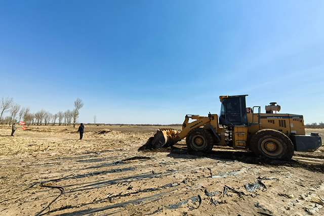 北兴村河道主河槽区开展河道禁种线划定工作。山丹摄