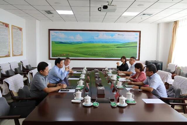 奇·达楞太会见中国移动内蒙古公司副总经理马冬梅一行